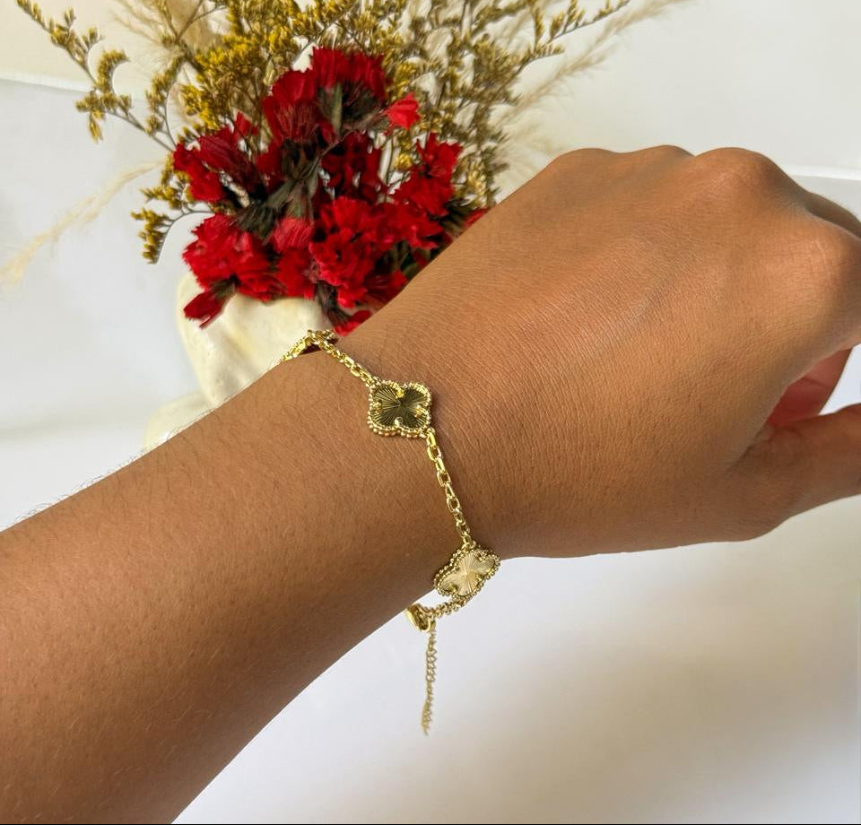 PULSERA TREBOL DORADA