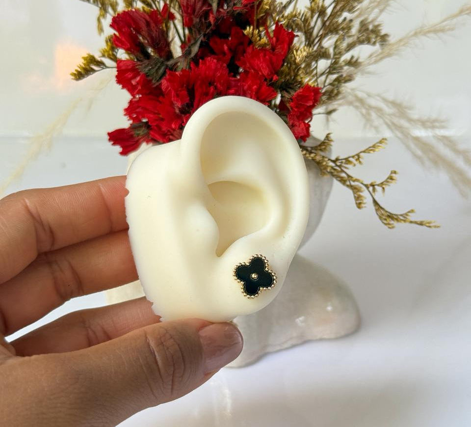 ARETES TREBOL NEGRO
