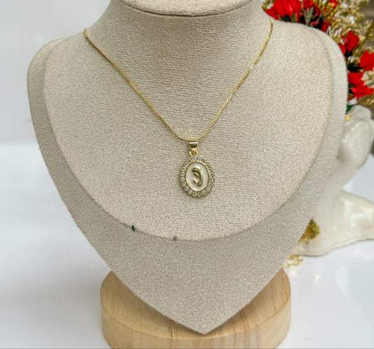 CADENA VIRGEN FONDO BLANCO