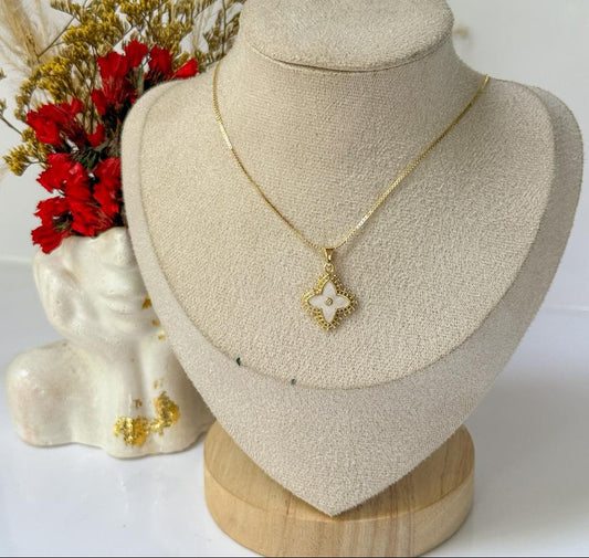 CADENA TREBOL BLANCO GRANDE