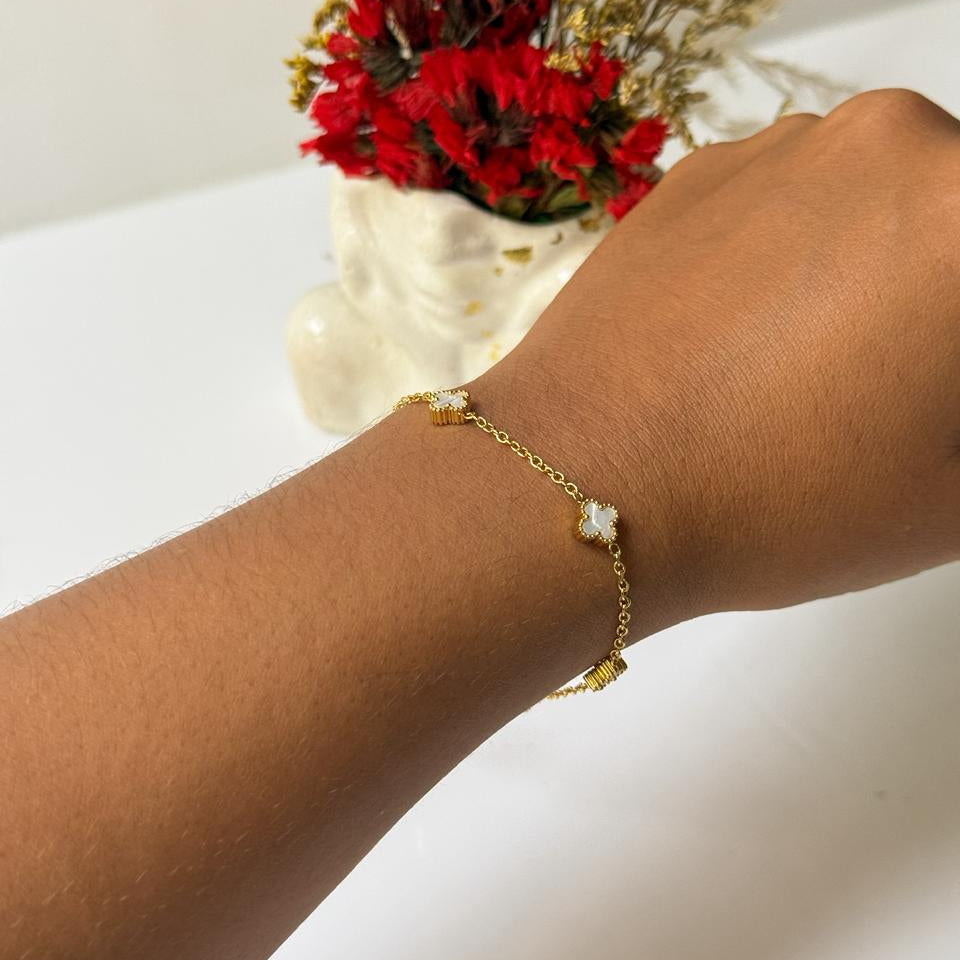 PULSERA MINI TREBOL BLANCO